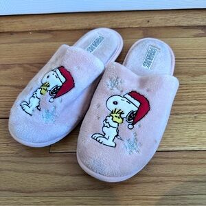 Peanuts Ladies Slippers US Size M 7/8 Pink Furry Snoopy Woodstock House Shoes